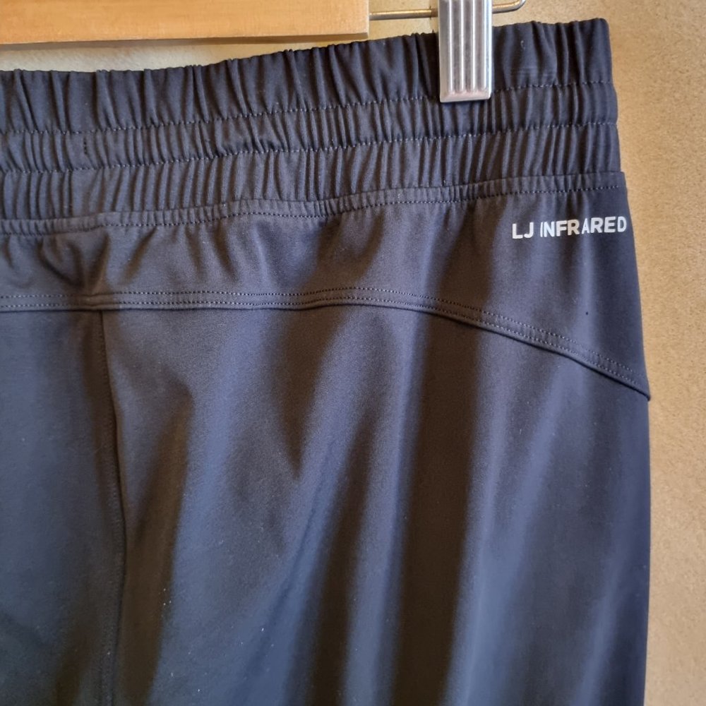 Lorna Jane Infrared Black Recovery Pants - Picture 6 of 7
